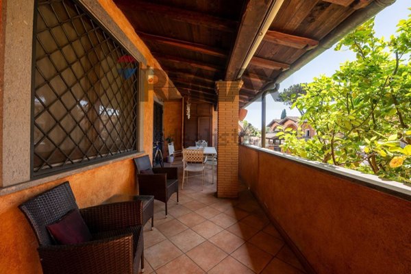 casa indipendente in vendita a Roma in zona Infernetto