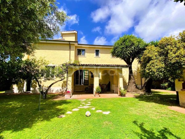 casa indipendente in vendita a Roma in zona Infernetto