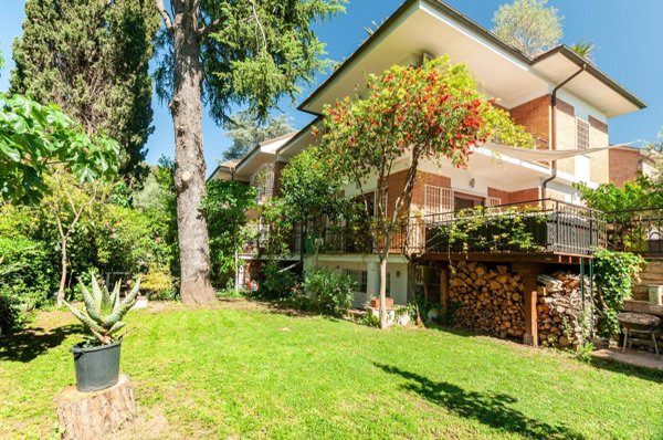 casa indipendente in vendita a Roma in zona Tre Pini - Poggio dei Fiori