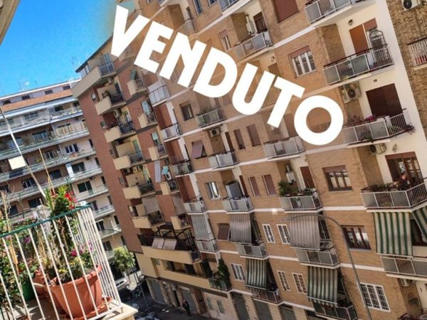 appartamento in vendita a Roma in zona Appio Latino