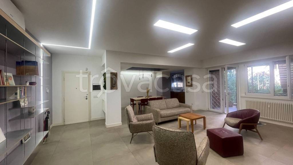 appartamento in vendita a Roma in zona EUR
