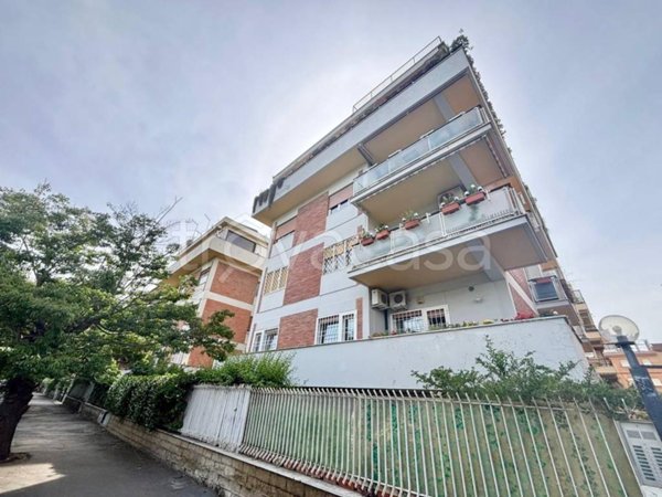 appartamento in vendita a Roma in zona Ostia