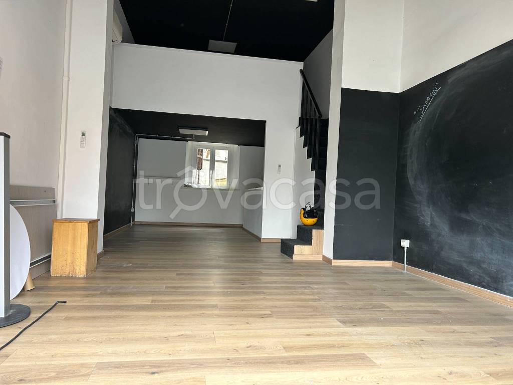 negozio in vendita a Roma in zona Appio Latino