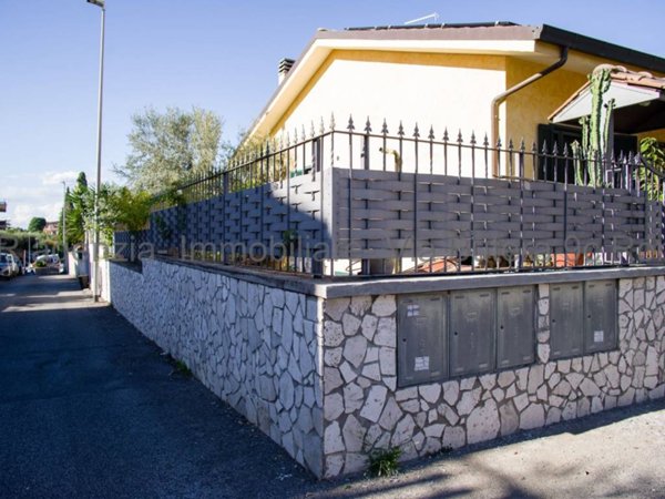 esavano in vendita a Roma in zona Borghesiana