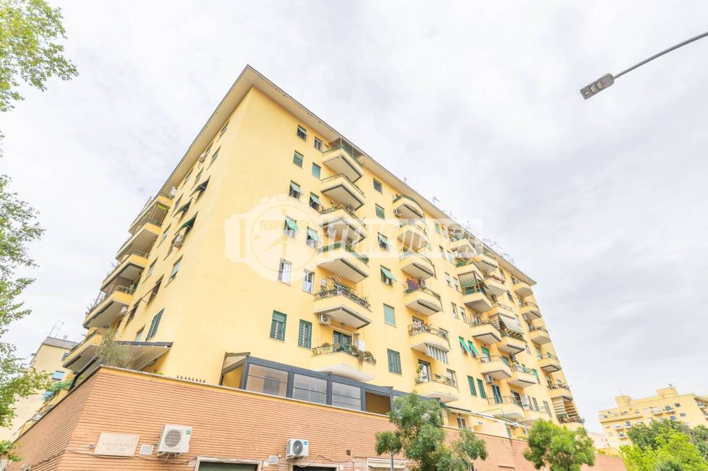 appartamento in vendita a Roma in zona Ostiense