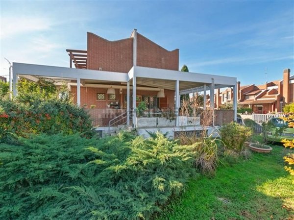 casa indipendente in vendita a Roma in zona La Giustiniana