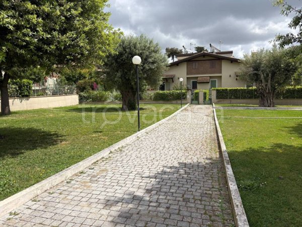 casa indipendente in vendita a Roma in zona Casalotti