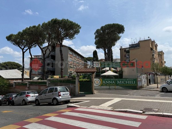 negozio in vendita a Roma in zona Gianicolense