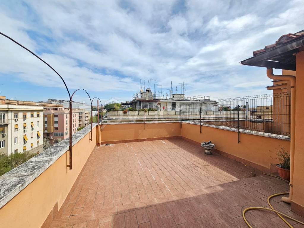 appartamento in vendita a Roma in zona Rione Monti/Campitelli