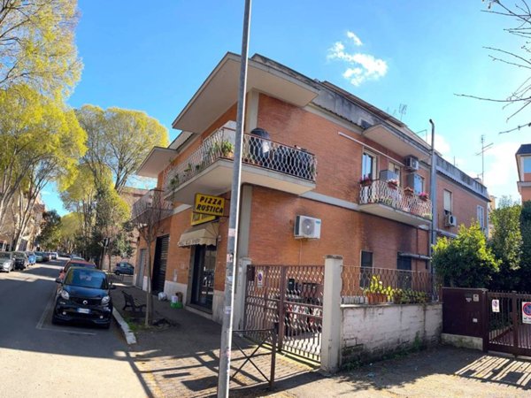 appartamento in vendita a Roma in zona Vitinia