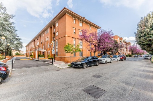 appartamento in vendita a Roma in zona Osteria del Curato