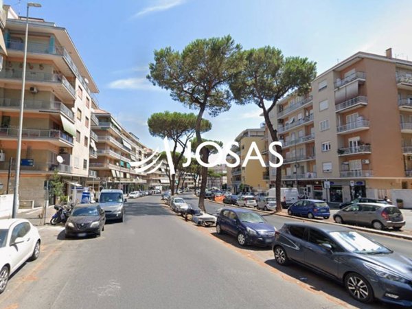 negozio in vendita a Roma in zona Aurelio