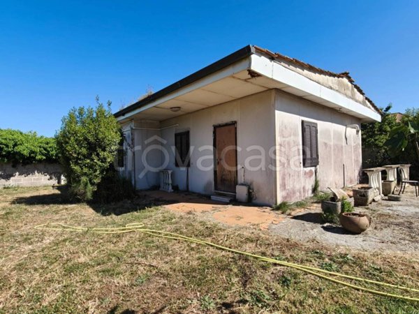 casa indipendente in vendita a Roma in zona Infernetto