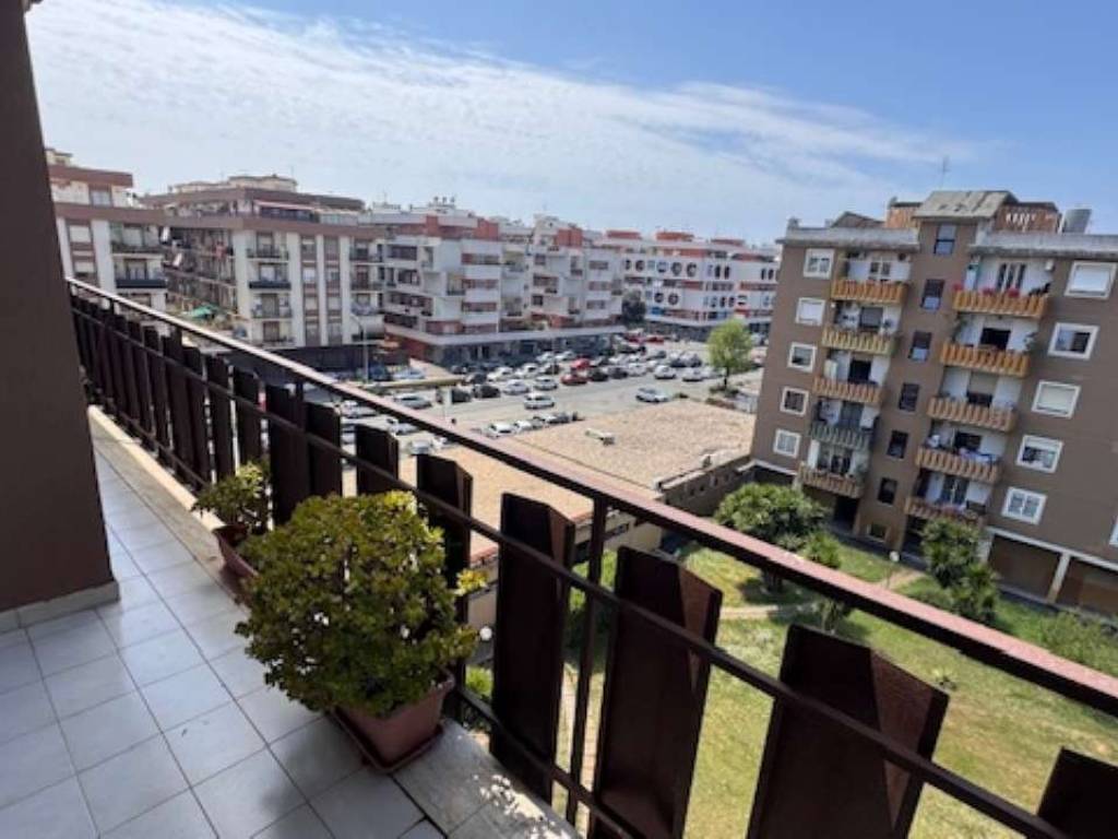 appartamento in vendita a Roma in zona Ostia