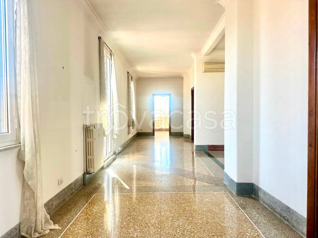 appartamento in vendita a Roma in zona Appio Latino