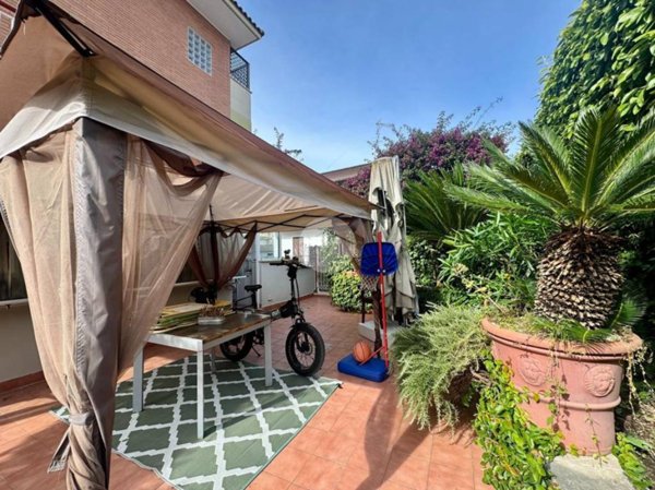 casa indipendente in vendita a Roma in zona Portuense