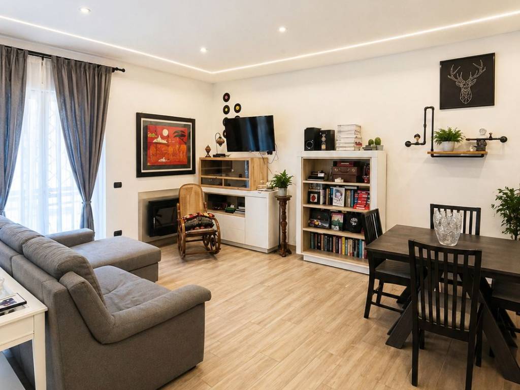 appartamento in vendita a Roma in zona Tuscolano