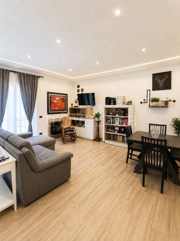 appartamento in vendita a Roma in zona Tuscolano
