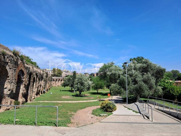 appartamento in vendita a Roma in zona Tuscolano