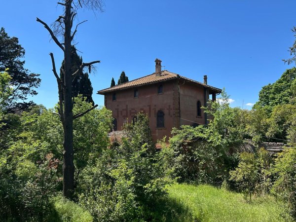 casale in vendita a Roma in zona Ardeatino