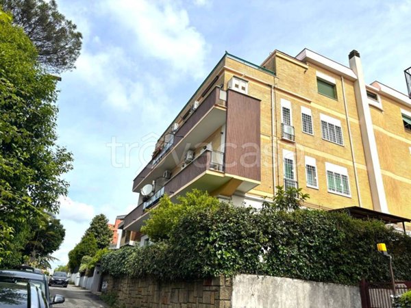 appartamento in vendita a Roma in zona Vitinia