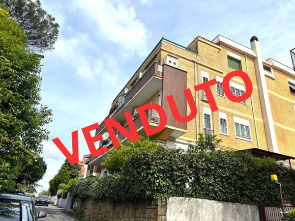 appartamento in vendita a Roma in zona Vitinia