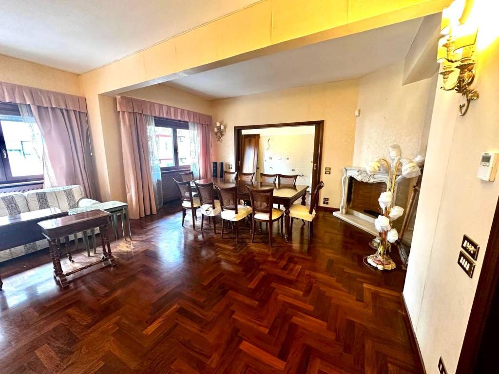 appartamento in vendita a Roma in zona Appio Latino