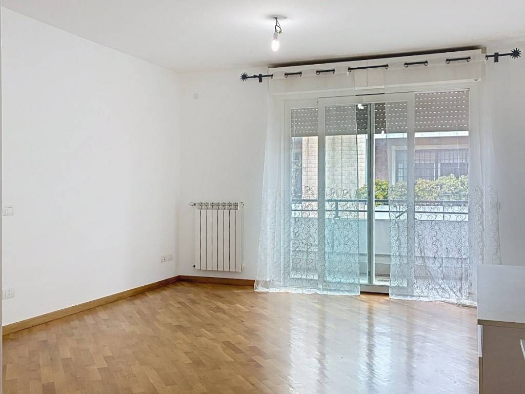appartamento in vendita a Roma in zona Valle Muricana