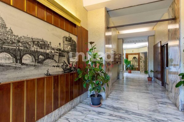 appartamento in vendita a Roma in zona Appio Latino