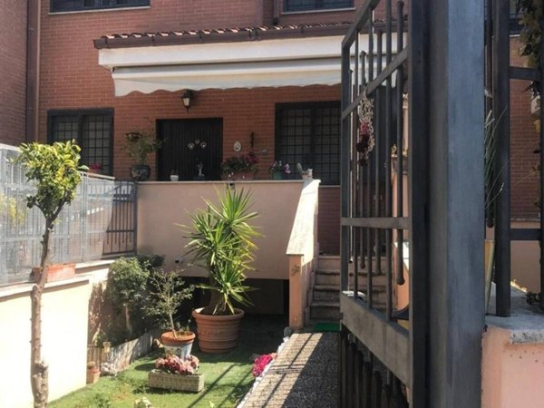casa indipendente in vendita a Roma
