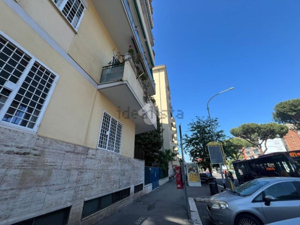 appartamento in vendita a Roma in zona Ardeatino