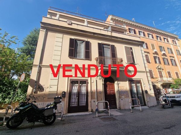appartamento in vendita a Roma in zona Tuscolano