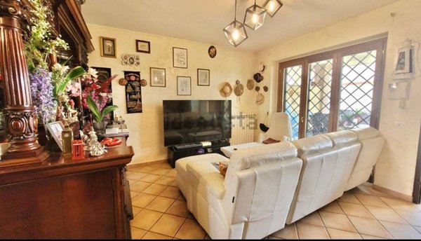 casa indipendente in vendita a Roma