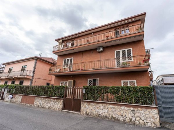 appartamento in vendita a Roma in zona Tor Vergata/Torrenova
