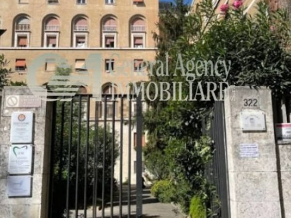 appartamento in vendita a Roma in zona Ostiense