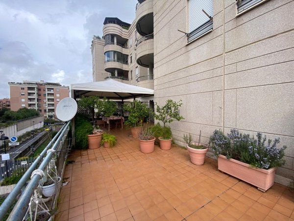 appartamento in vendita a Roma in zona Torrino