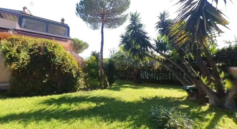 casa indipendente in vendita a Roma in zona Romanina