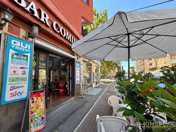 negozio in vendita a Roma in zona Don Bosco