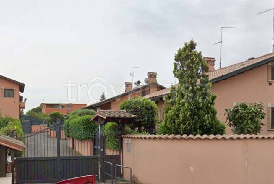 casa indipendente in vendita a Roma in zona Lunghezza