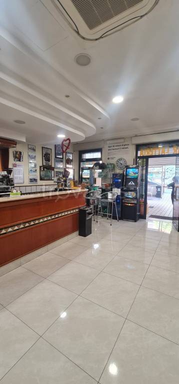 negozio in vendita a Roma in zona Primavalle