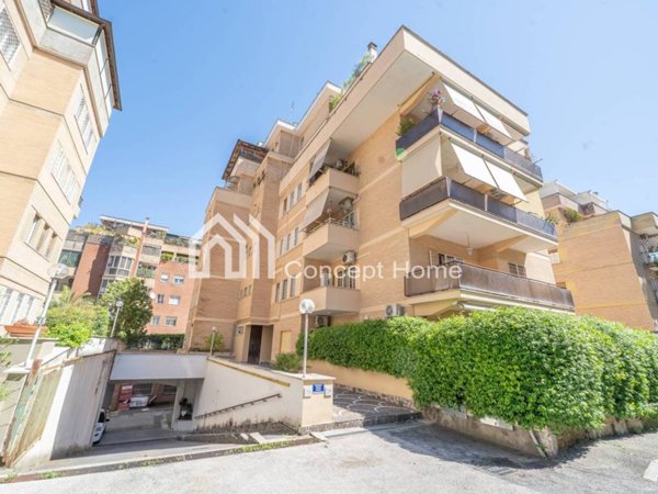 appartamento in vendita a Roma in zona Tomba di Nerone