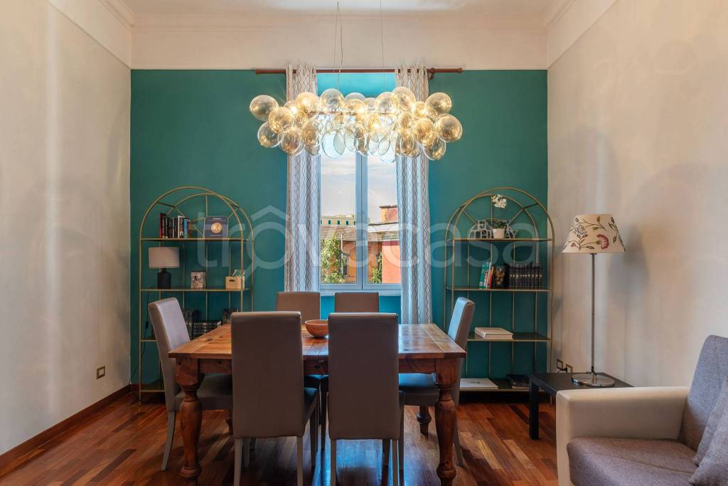 appartamento in vendita a Roma in zona Rione Monti/Campitelli