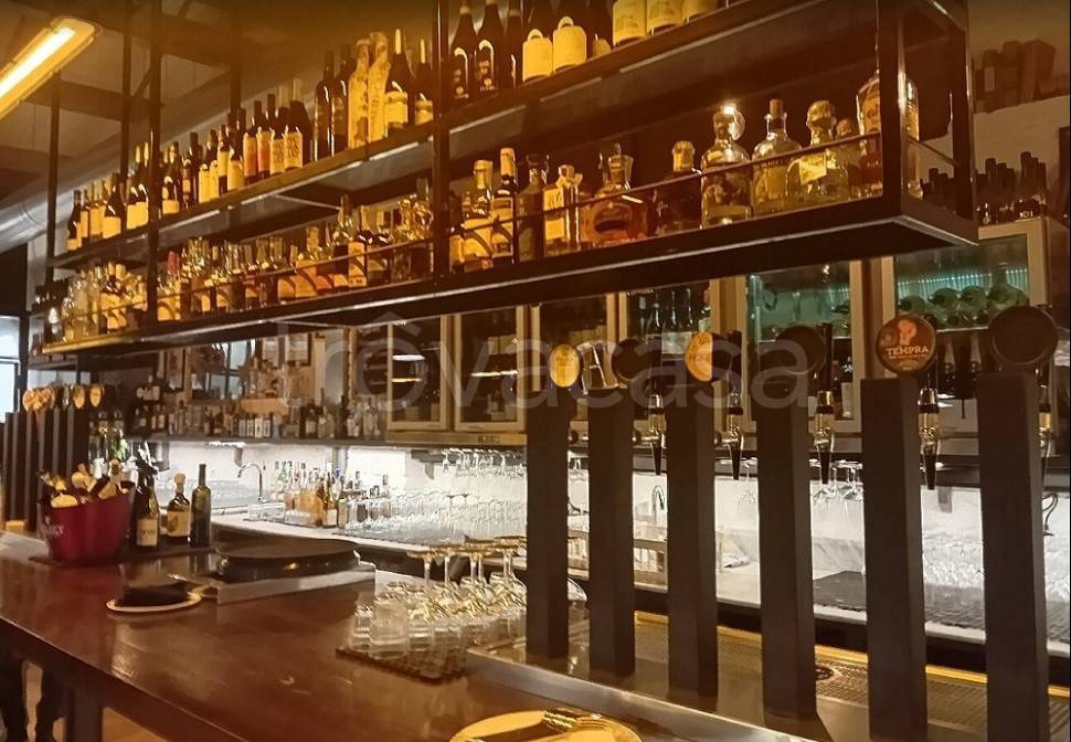 negozio in vendita a Roma in zona Appio Latino