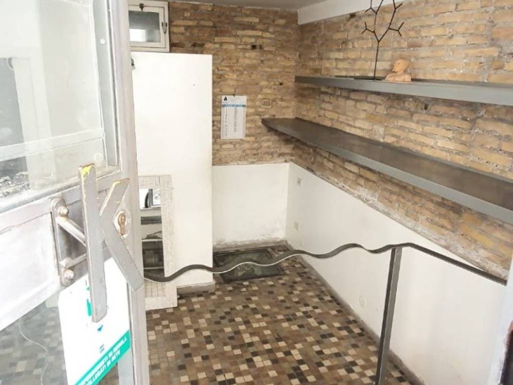 negozio in vendita a Roma in zona Salario