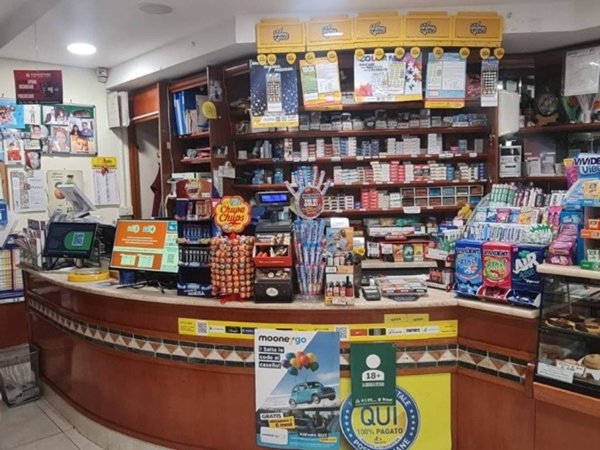 negozio in vendita a Roma in zona Primavalle