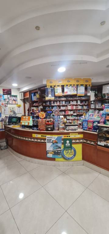 negozio in vendita a Roma in zona Primavalle