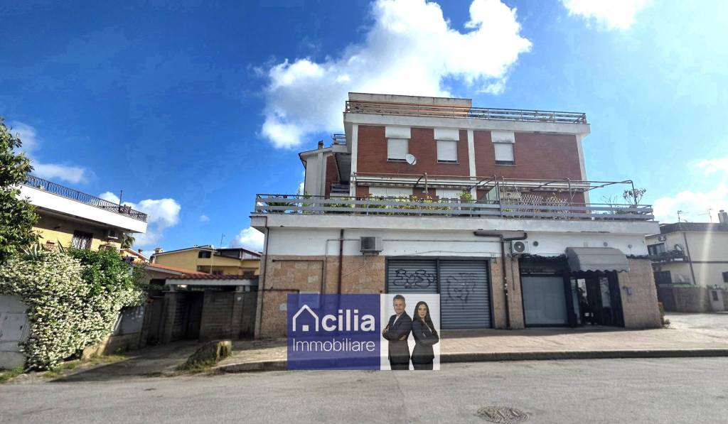 appartamento in vendita a Roma in zona Ostiense