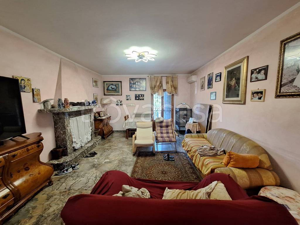 appartamento in vendita a Roma in zona Finocchio
