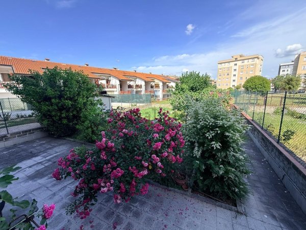 appartamento in vendita a Roma in zona Tor Vergata/Torrenova