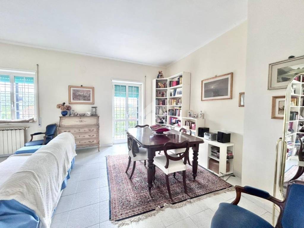 appartamento in vendita a Roma in zona Castel di Leva